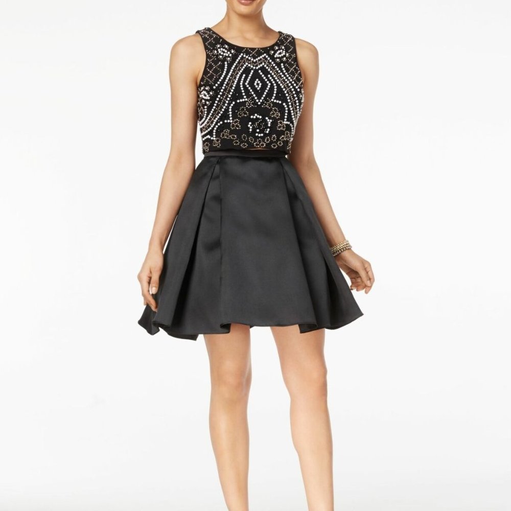 NWD Xscape women's size 10 beaded crop top bounce skirt combo set NEW small tear